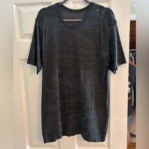 Lululemon Metal Vent Tech Camo
